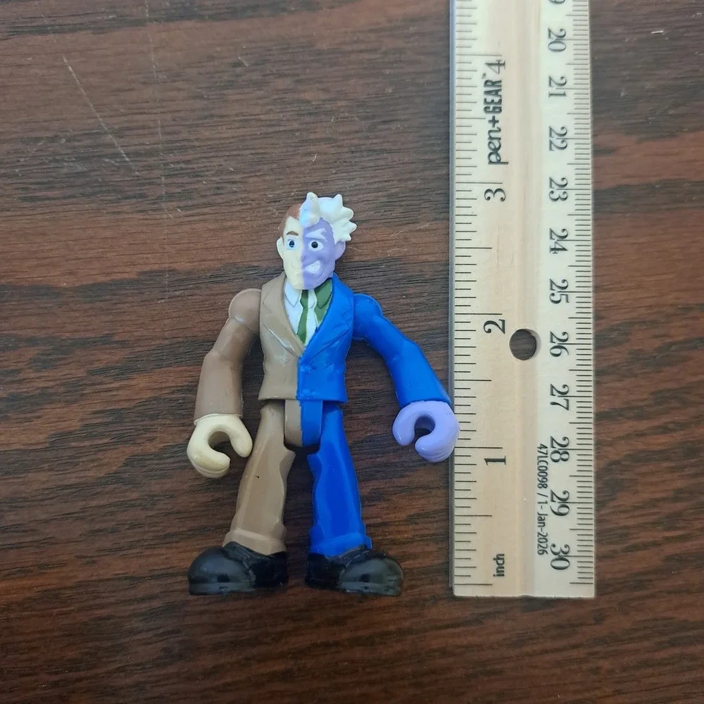 Fisher-Price Imaginext DC Super Friends Two-Face Batman Villain Action Figure